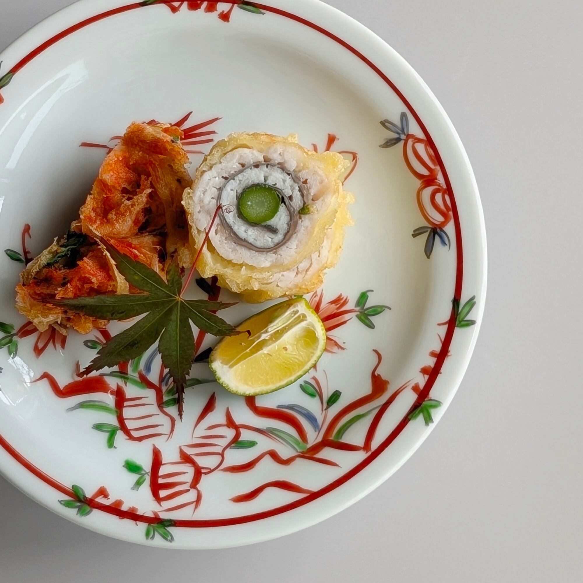 有田焼】錦春万歴 五・五寸高台皿 | 和食器のすべて