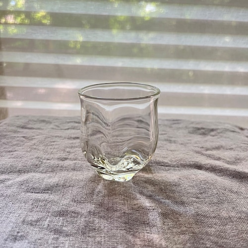 白瑠璃ガラス 三方屈酒器(海馬) KB-18-025