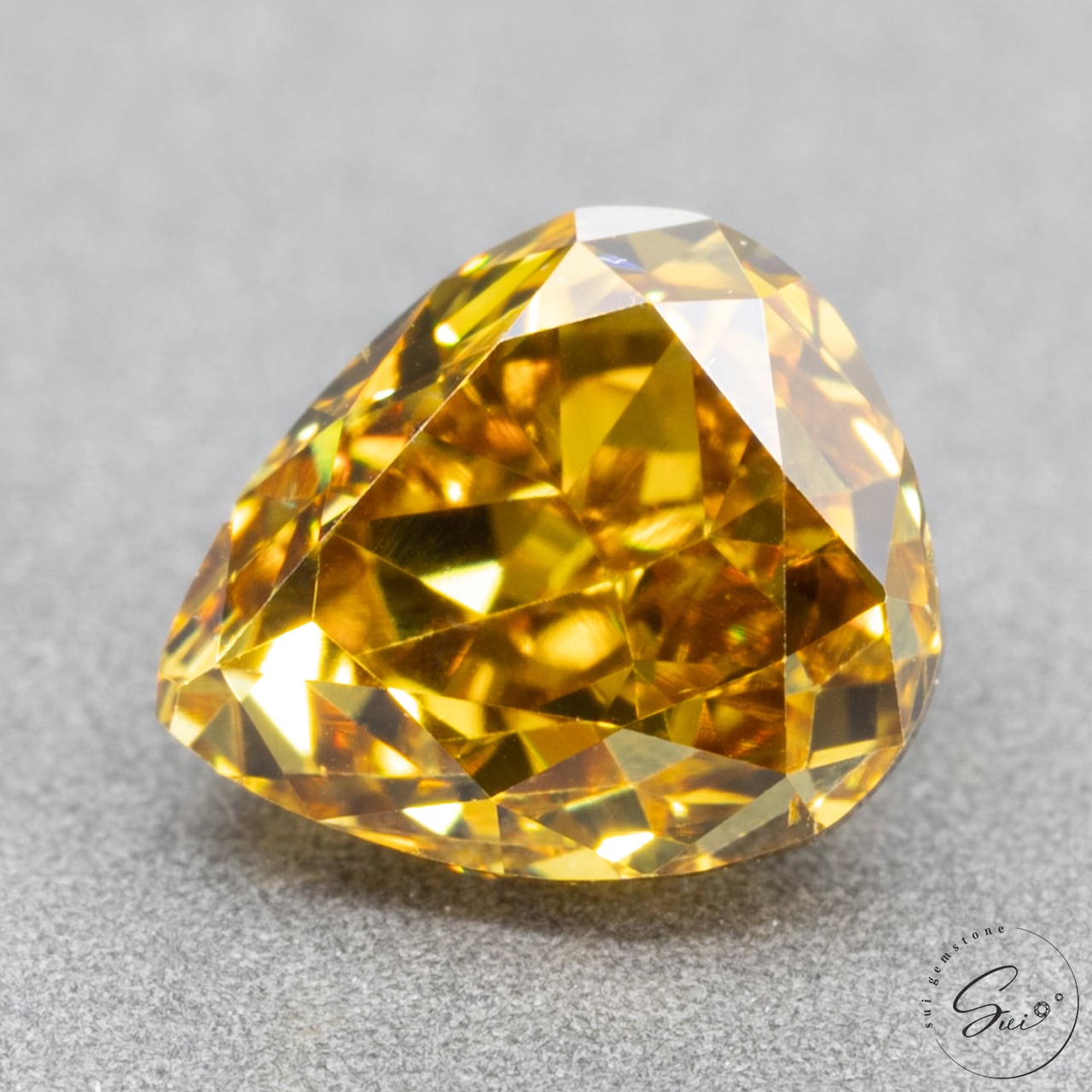 日独ソーティング付き】ディープオレンジーイエローダイヤモンド 天然