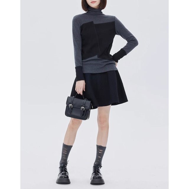 Asymmetric panel turtleneck top C1398