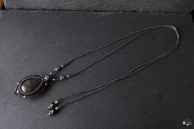 レインボーオブシディアンのマクラメネックレス ‐ galaxy -