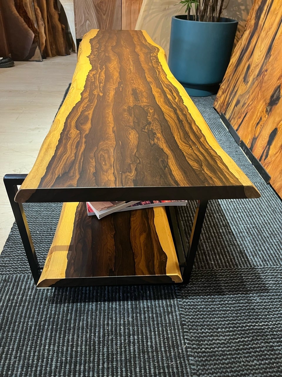 シャム柿_青山店_テレビボード／一枚板_2段セット脚付き 251076-3