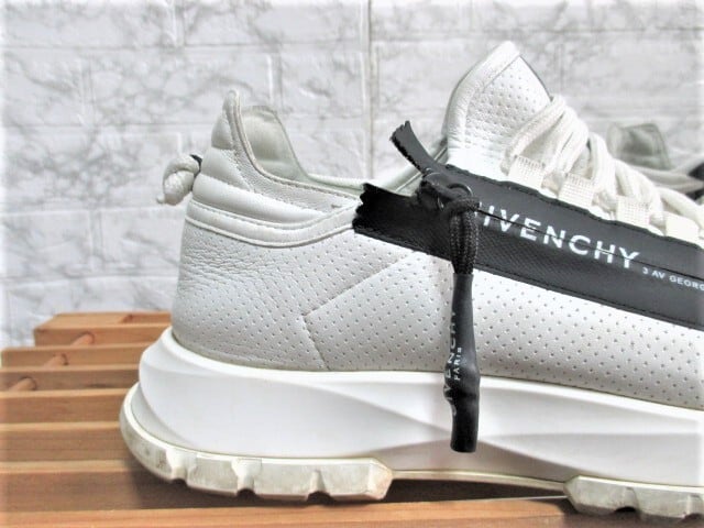 GIVENCHY ジバンシィ ジバンシー スニーカー スペクトル ローランナー