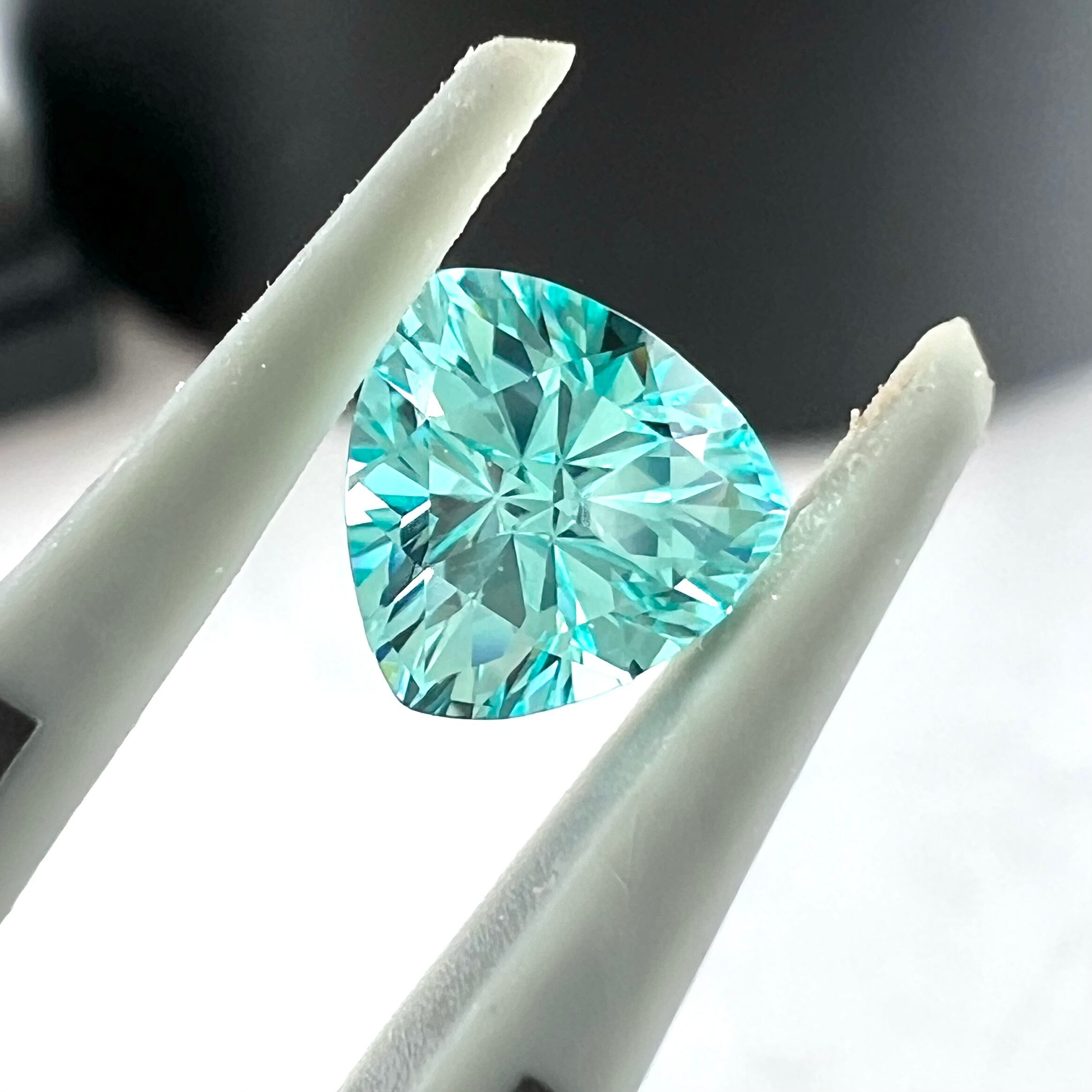 搬入設置サービス付 レア 合成ルチル 2.8ct ルース - crumiller.com