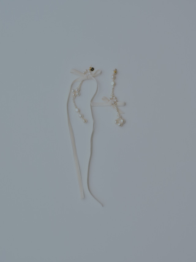 velvet ribbon pearl cord earring white