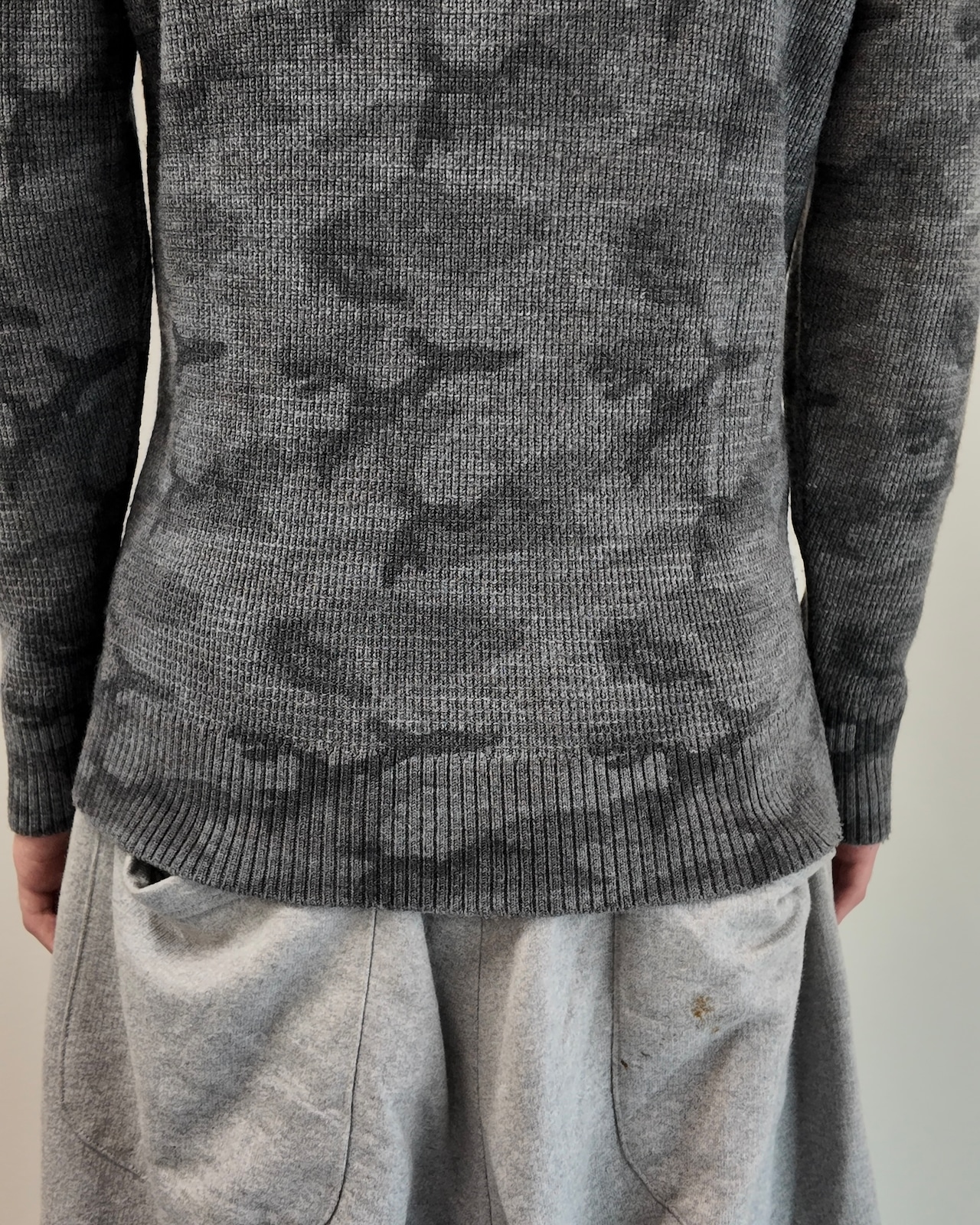 【5351 pour les hommes】camouflage v-neck knit
