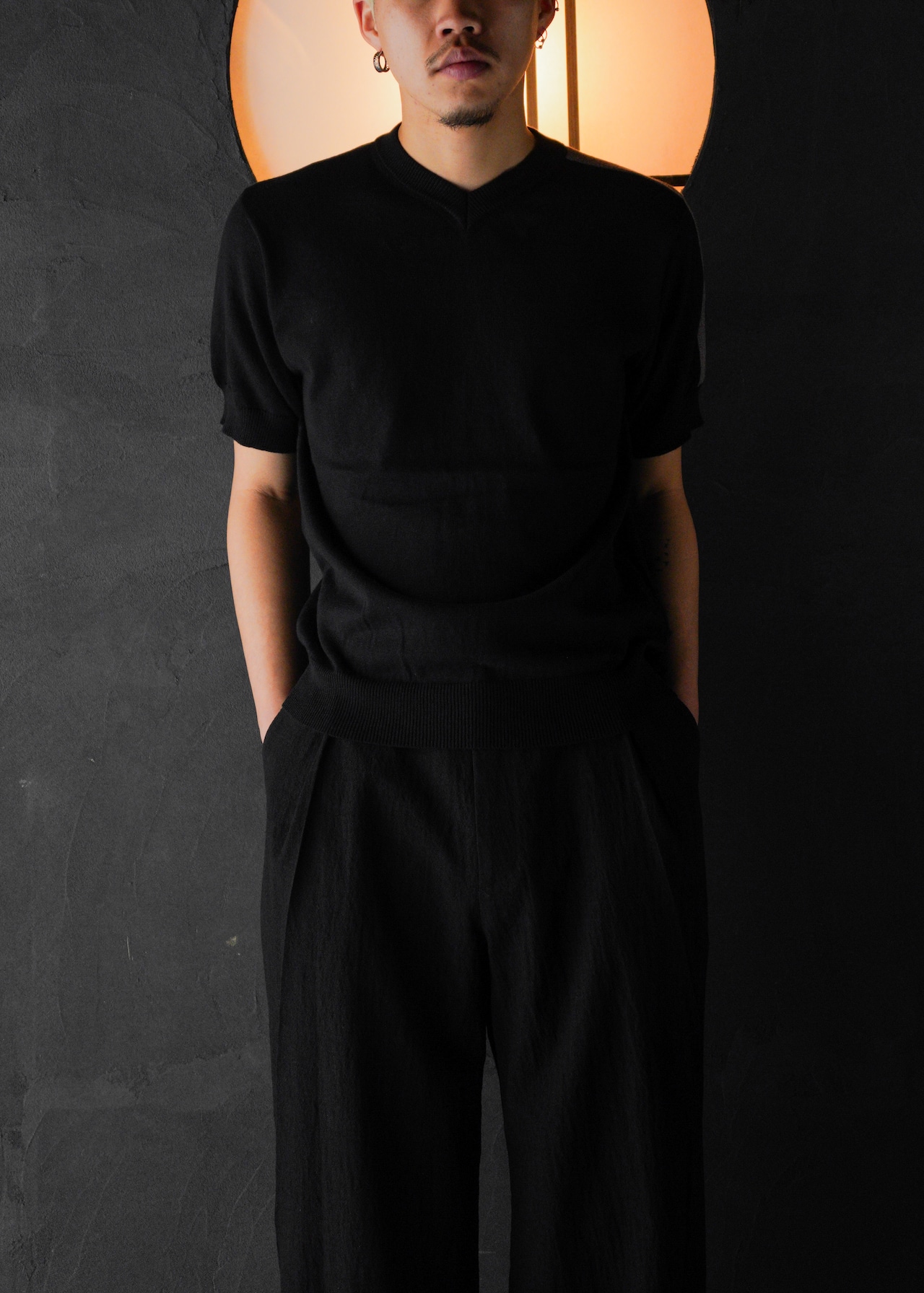 SHOOP 26SS crossed stripe v-neck / Black