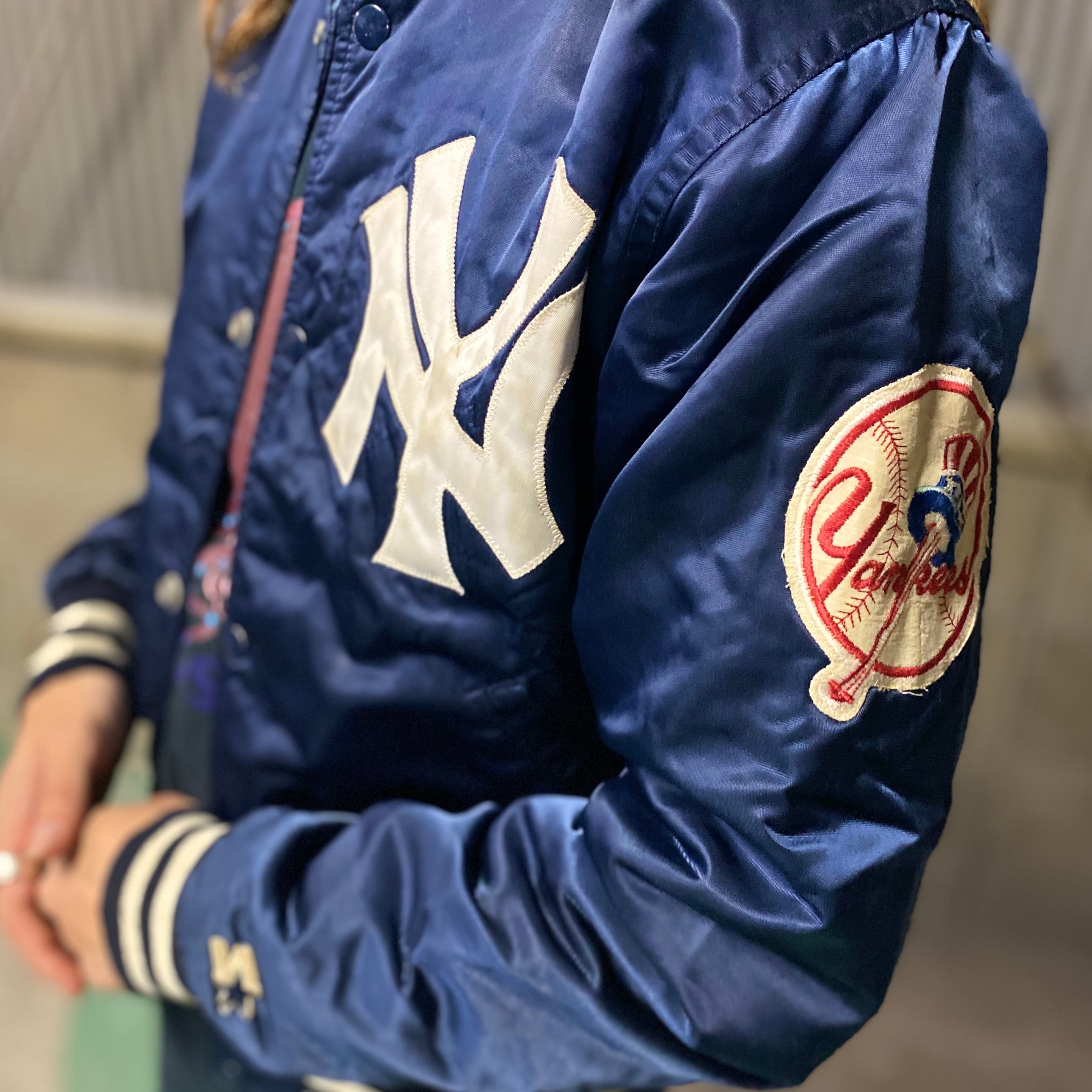 90年代 ビンテージ STARTER スターター MLB New York Yankees ニューヨーク・ヤンキース ロゴ ワッペン サテン  ナイロンスタジャン メンズS 古着 ネイビー 紺色 中綿入り アワードジャケット 90s ヴィンテージ【ナイロンジャケット】 | cave