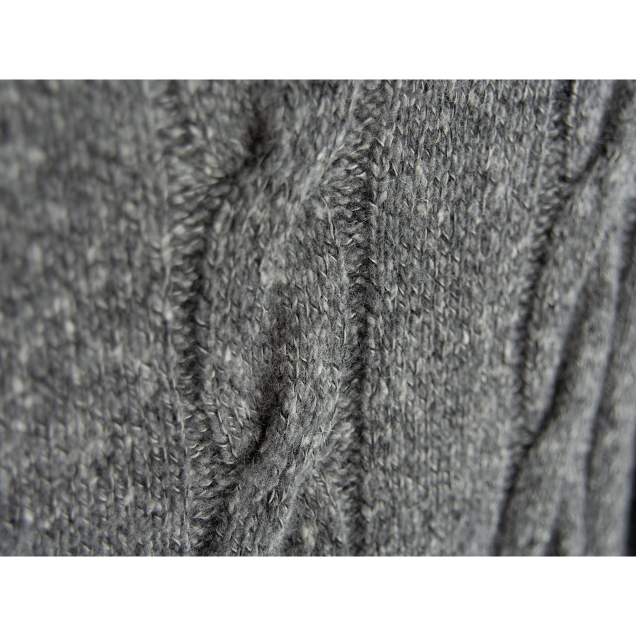 【UNITED COLORS OF BENETTON】Made in Italy Wool-Cashmere-Angora High Neck Sweater（ベネトン イタリア製ウールカシミヤアンゴラ ハイネックセーター タートルニット）