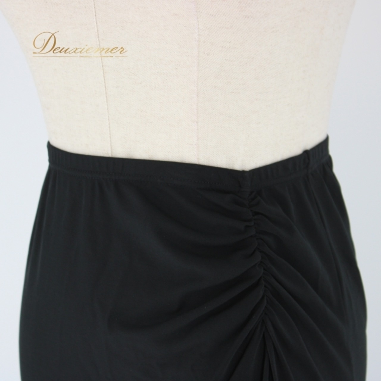 社交ダンス 衣装 スタンダード ラテン スカート レッスンウェア 練習着 オールシーズン チャコット Chacott 黒 無地 シンプル 上品 可愛い モノトーン ブラック系 伸縮性 日本製 エレガント フレア ステージ用 ダンスウェア 動きやすい トレーニング コスチューム 制作生地 脚長効果 着こなし 衣装選び