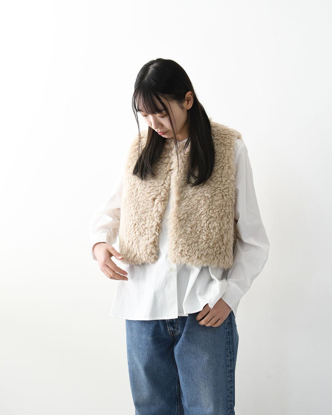 LE GLAZIK エコファーベスト ,Ecru LE GLAZIK Eco Fur Vest,Ecru – Navyblue
