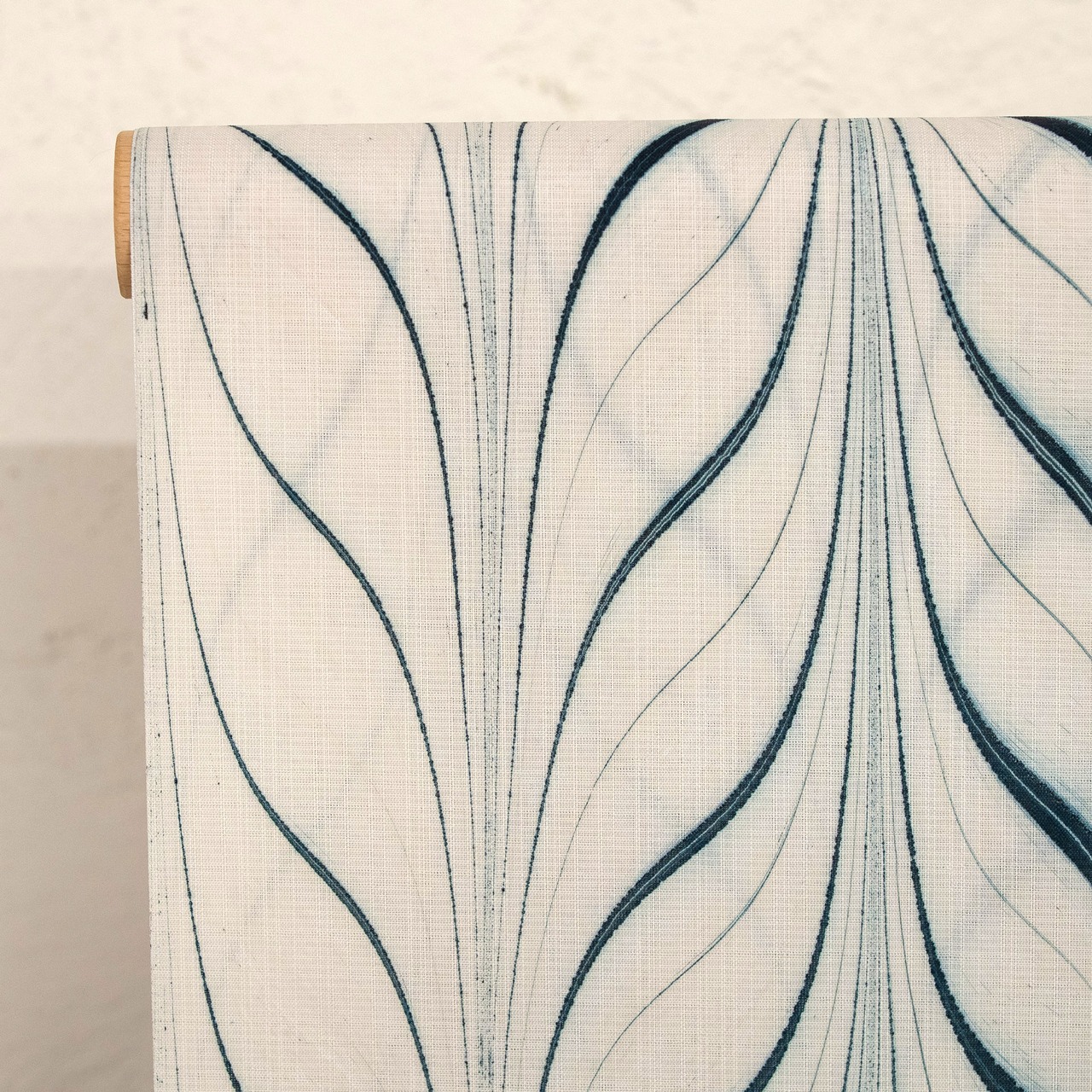 セオアルファ「濃紺×グレージュ〜arrange凛〜」ドット〜浴衣・夏着物・単衣