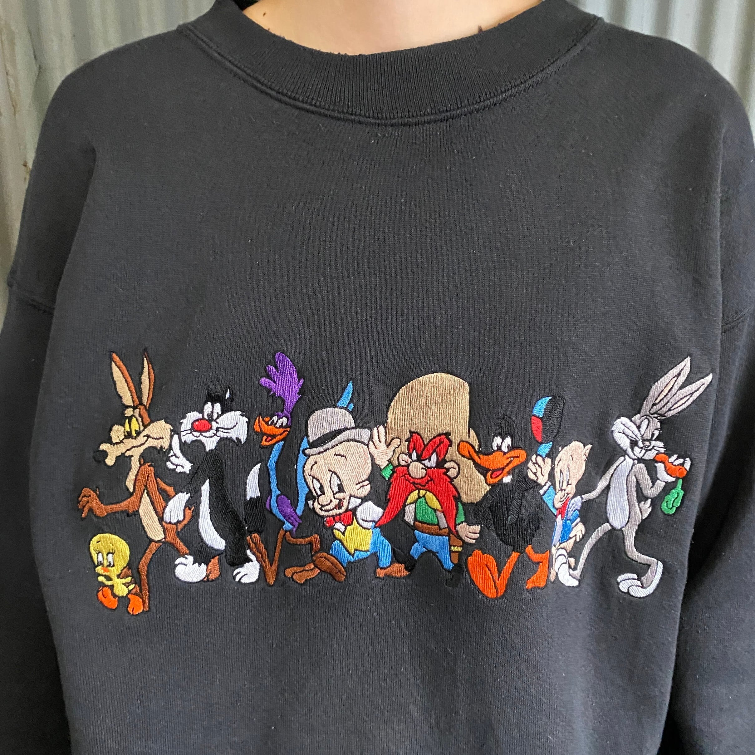 LOONEY TUNES  スウェット 刺繍ロゴ 黒 ブラック アニマル