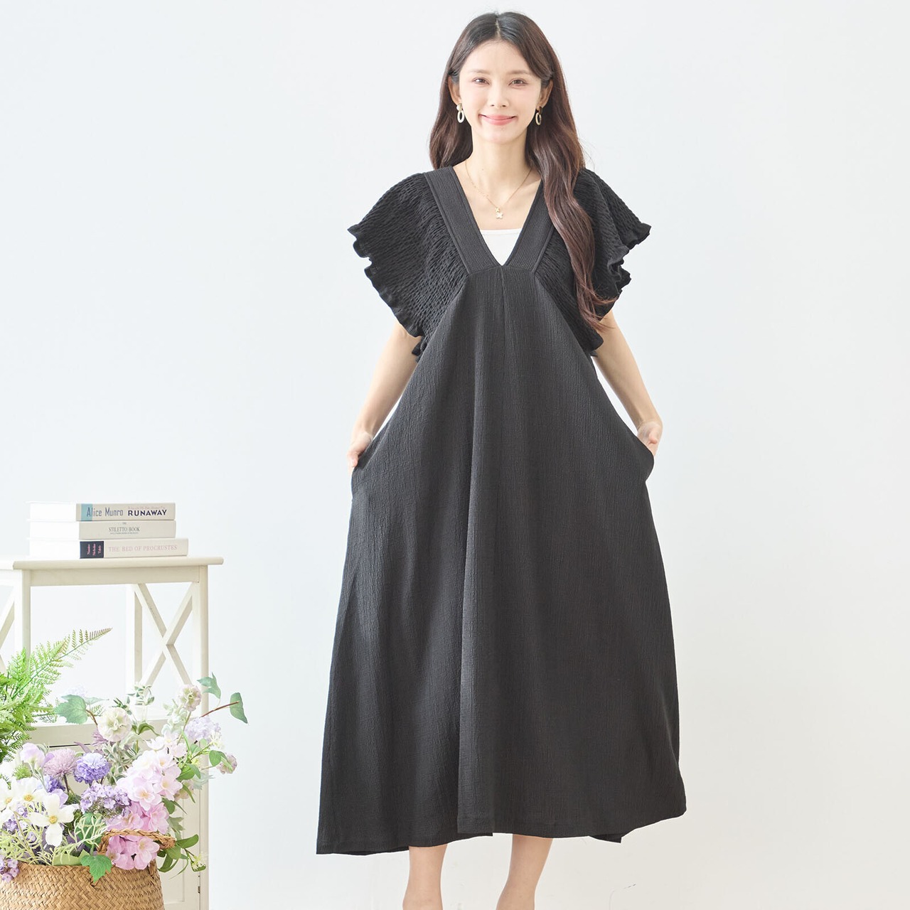 TRUBE フリルシャーリングスリーブVネックロングワンピース【M~L】ブラック