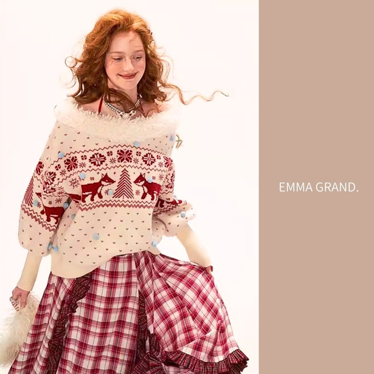 冬の森で遊ぶキツネのフェアリーニットトップス E00617