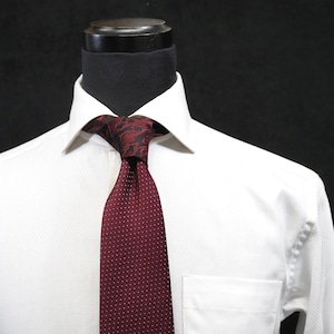 クレリックタイ|結び目で変化する日本製シルクネクタイ