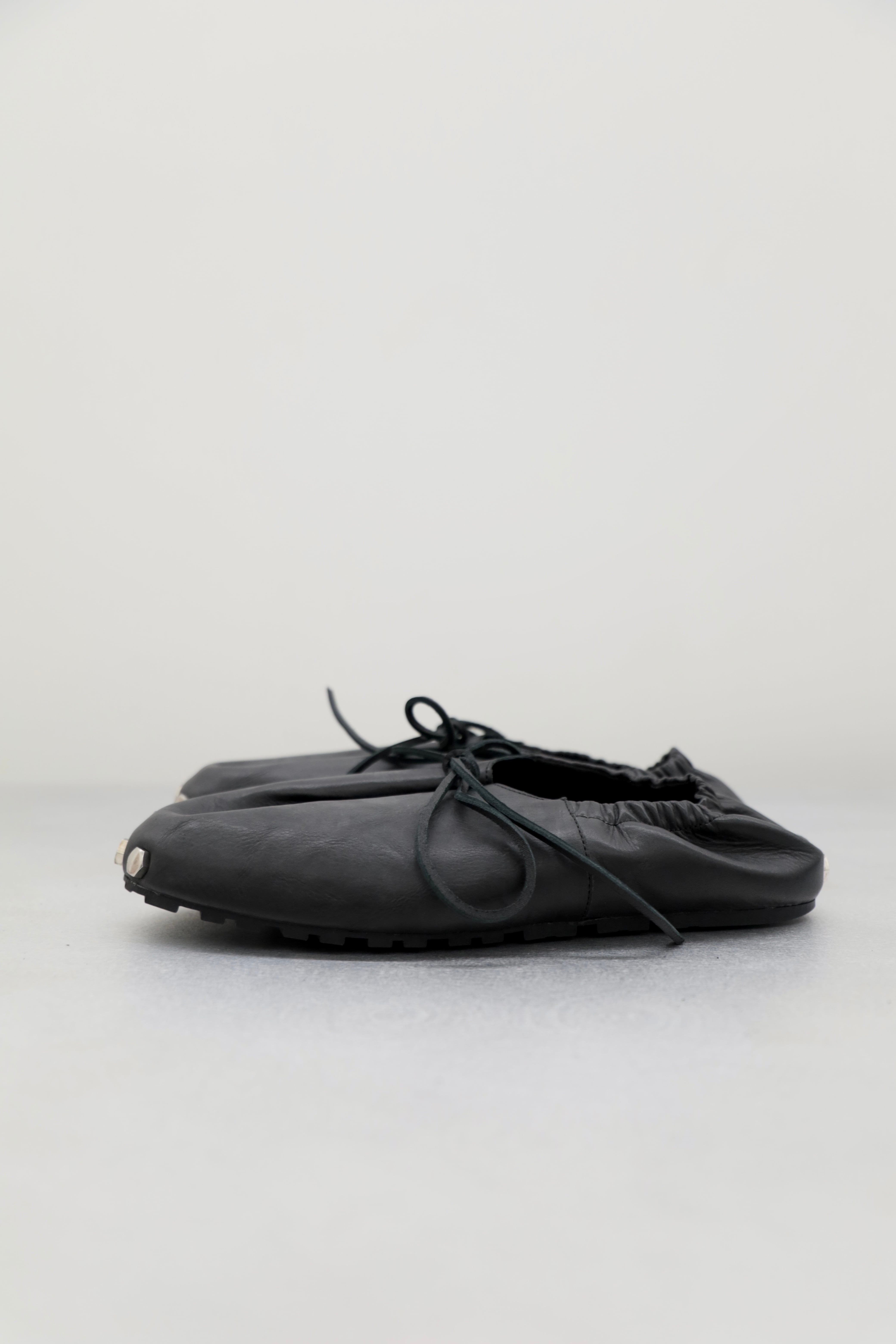 CHARCOAL SPACE FLATS | OUAT