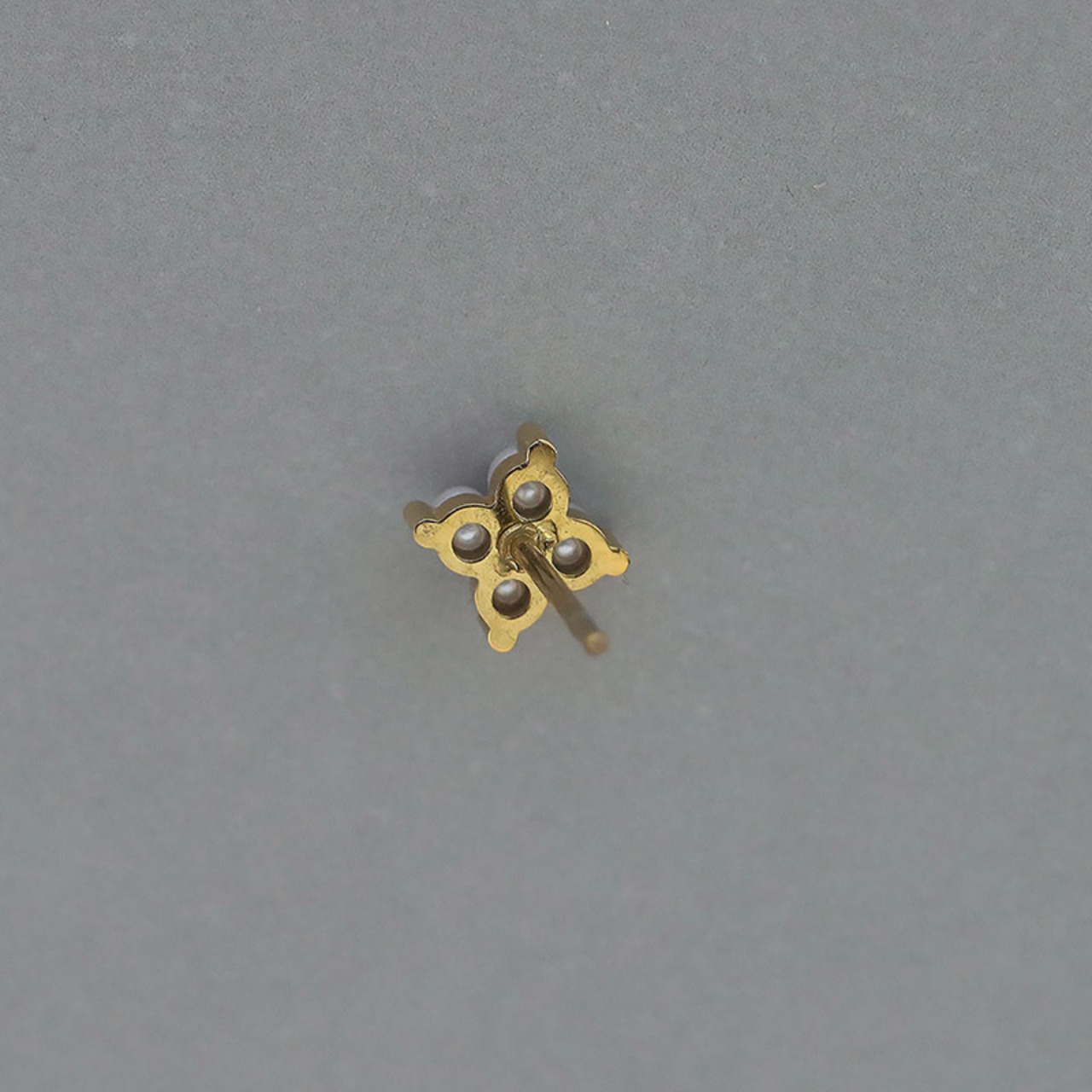 【ネコポス便】　金属アレルギー対応のパールフラワーピアス ステンレス ピアス レディース パール フラワー クローバー 小ぶり ミニ プラパール スタッドピアス 花 2602
