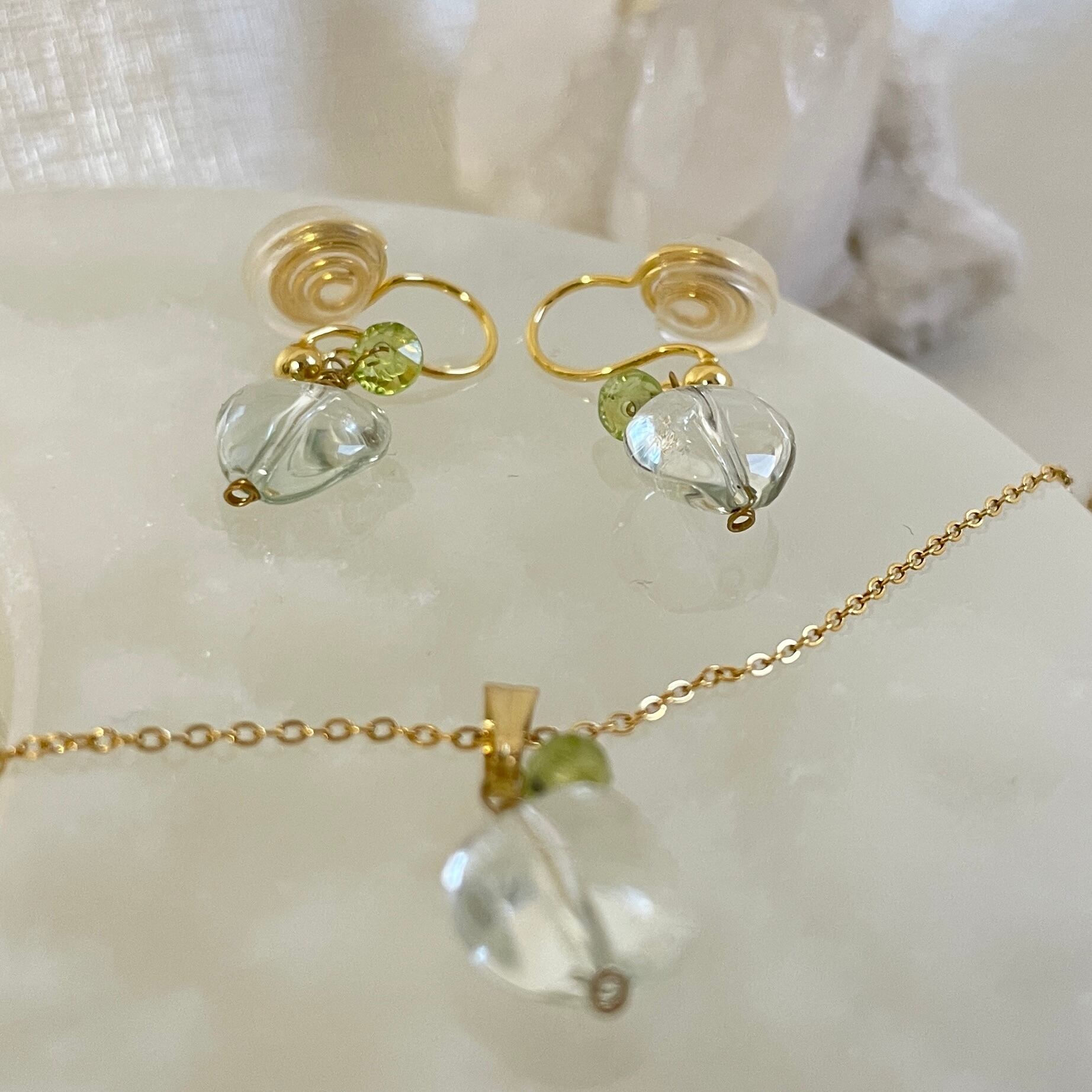 お得なセット【数量限定 】99 juicyｼﾘｰｽﾞ 青リンゴ ／イヤリング