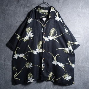 Black hibiscus motif design open collar shirt