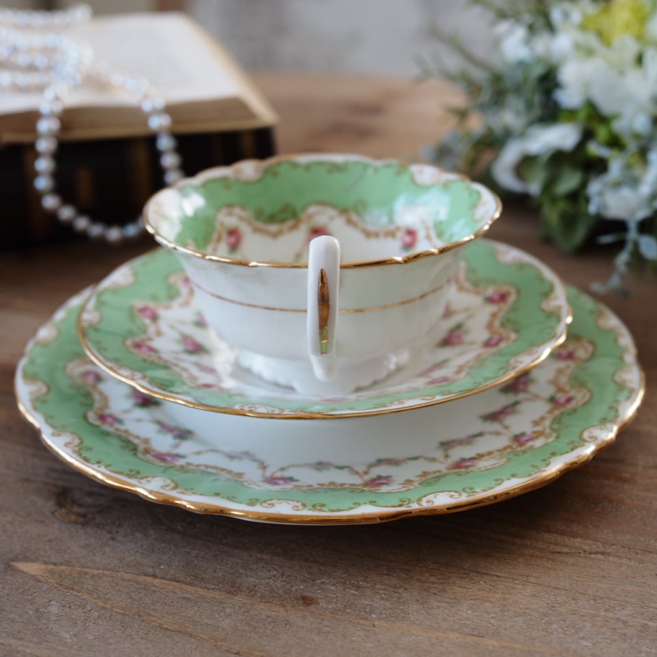 英国ロイヤルドルトン グリーン＆ローズガーランドトリオ エドワー