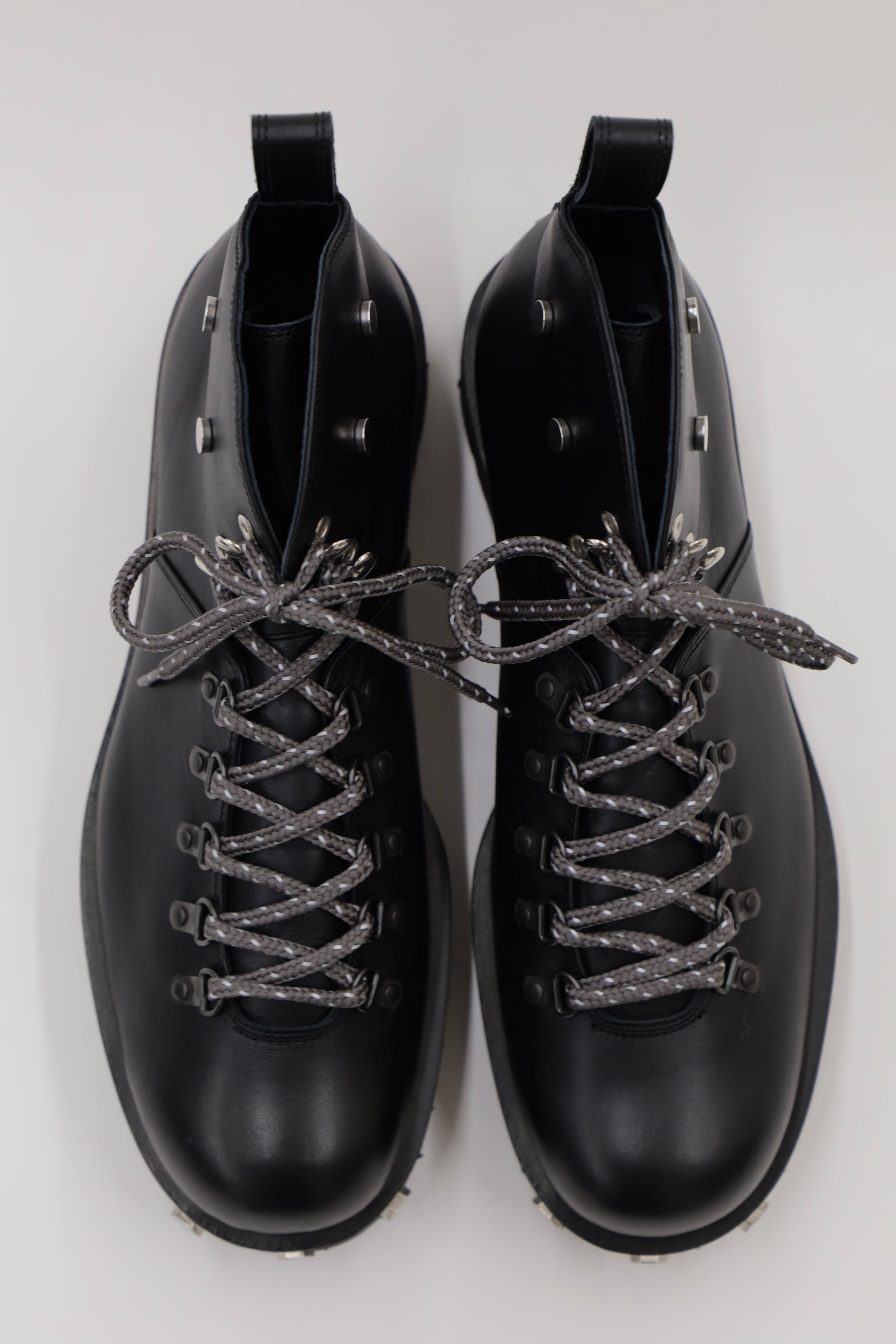 BLACK TEST BOOTS | OUAT