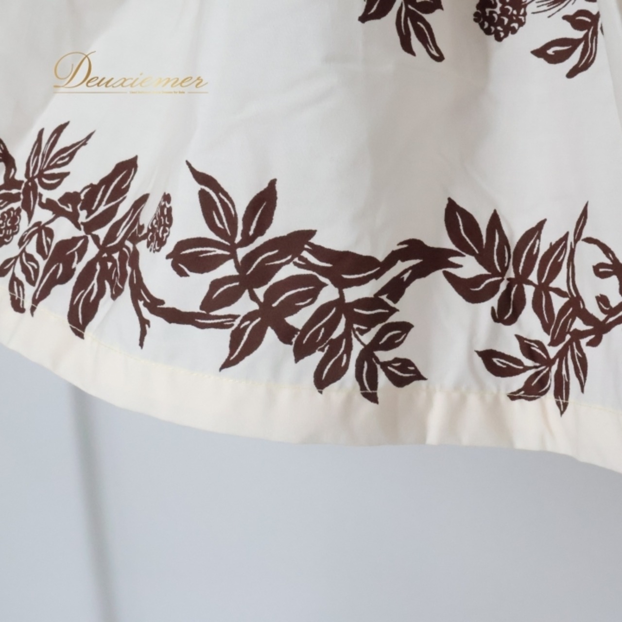 フラダンス 衣装 パウスカート ホワイト系 ハワイアンプリント 花柄 植物柄 アロハ フラ ダンス レッスン 練習 アイボリー シングル スカート 軽やか 華やか 上品 大人っぽい ふんわり フレアスカート かわいい おしゃれ ブラウン系 ベージュ系 白 茶 ハワイアン衣装 リゾートファッション ボトムス カジュアル クラシック オシャレ シンプル