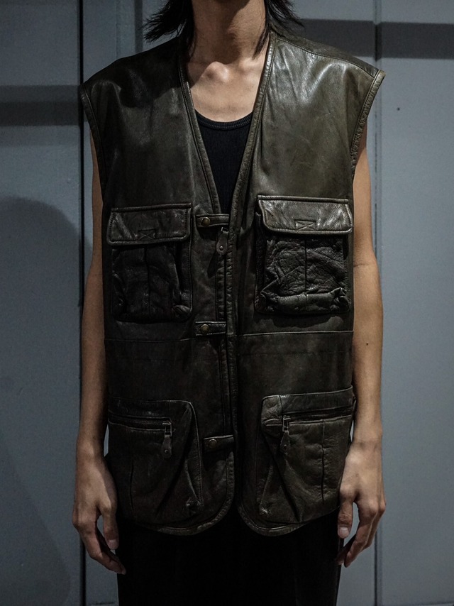 【add (C) vintage】Multiple Pocket Gimmick Design Loose Leather Vest