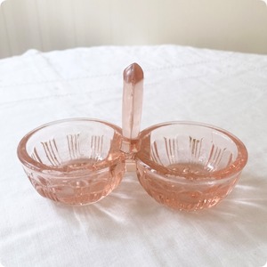フランスヴィンテージ ソルト＆ペッパー｜ピンクカラー プレスガラス 塩コショウ入れ｜1950年頃