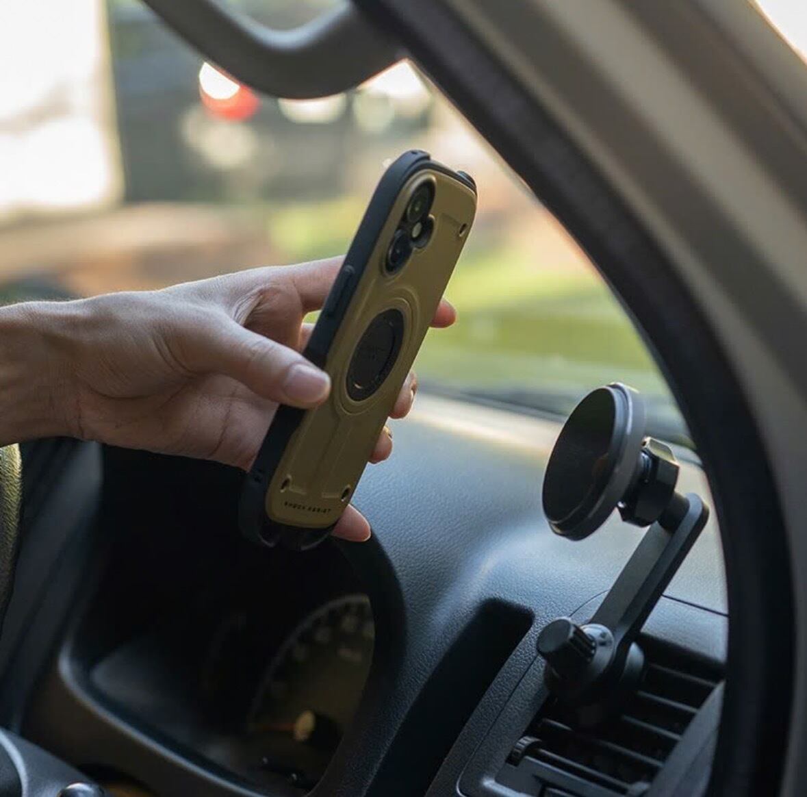 ROOT CO. [iPhone 16e/17e兼用]GRAVITY Shock Resist Case Rugged