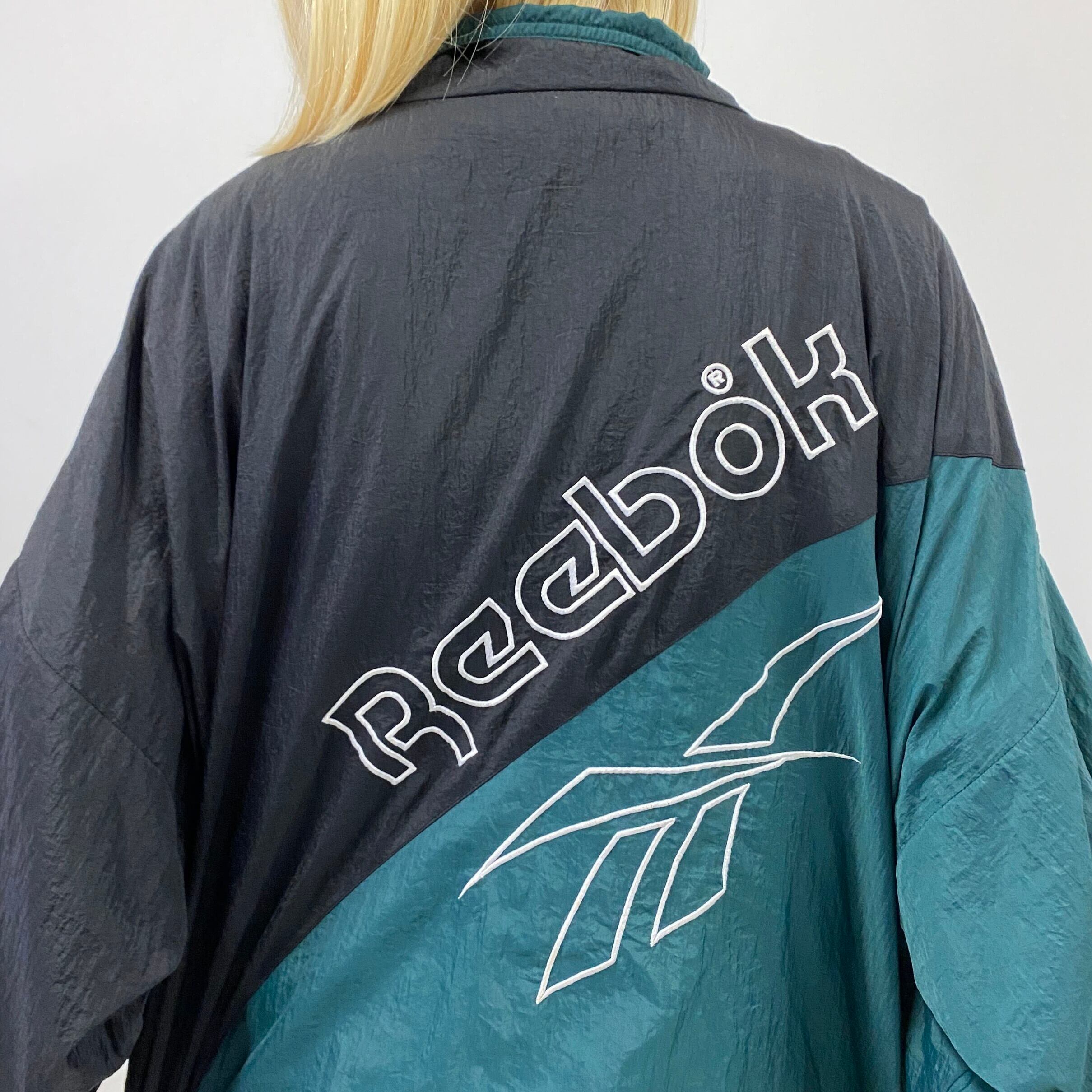 90年代 Reebok リーボック 切り替え バック刺? ナイロンジャケット