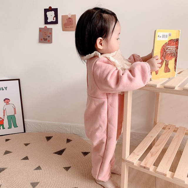 年冬の新しい赤ちゃんのカバーオール新生児の宮殿スタイルの赤ちゃんの厚みのある暖かいロンパースロンパース レース ウィンター 冬物 Snsで話題 Kids男の子 Kids女の子 韓国ファッション 男の子ママ 女の子ママ 海外キッズファッション 親子コーデ 今日の服 プチプラ