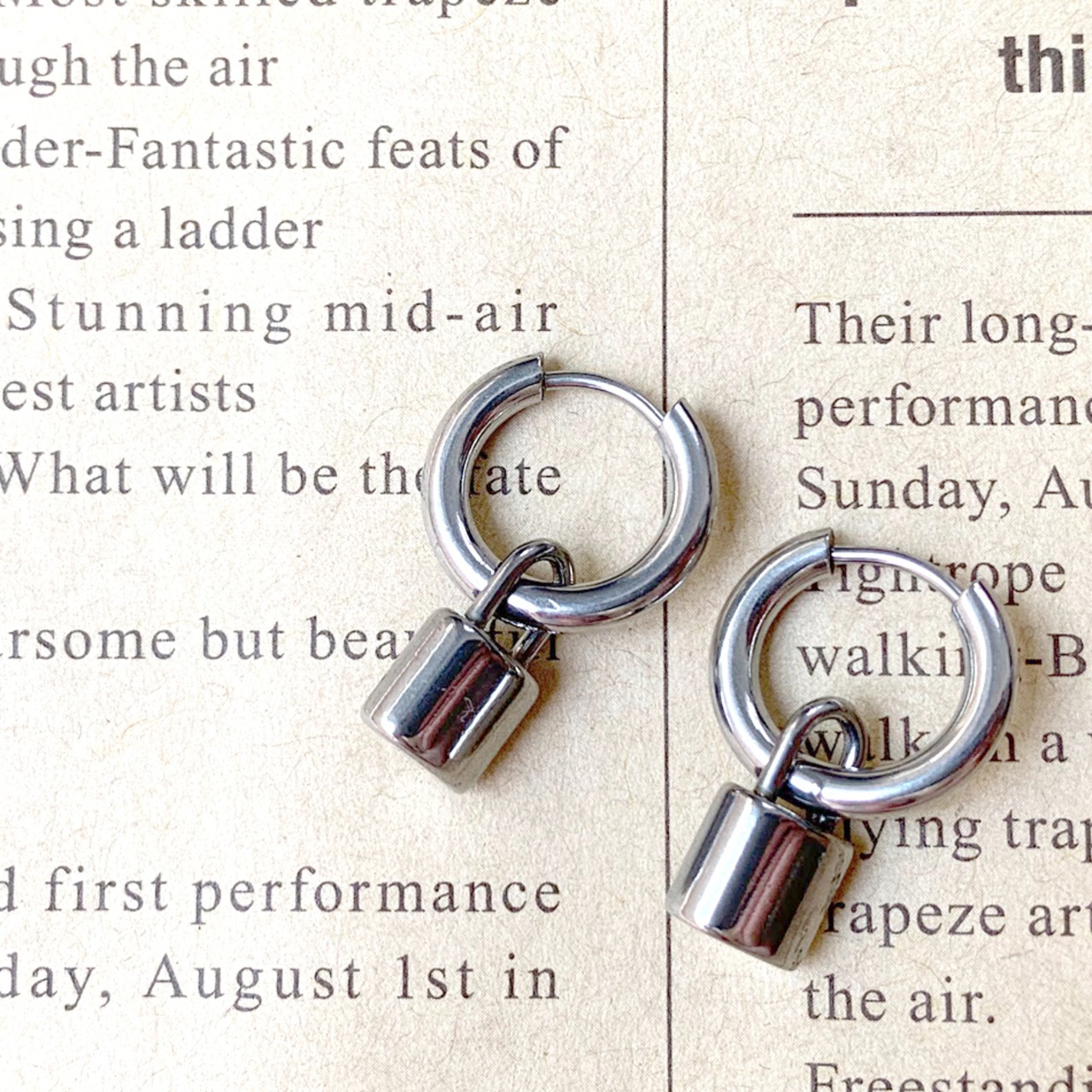 ステンレスパドロックピアス