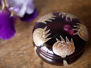 パープルのガラスケース　フランスアンティーク　ブロカント　金彩　