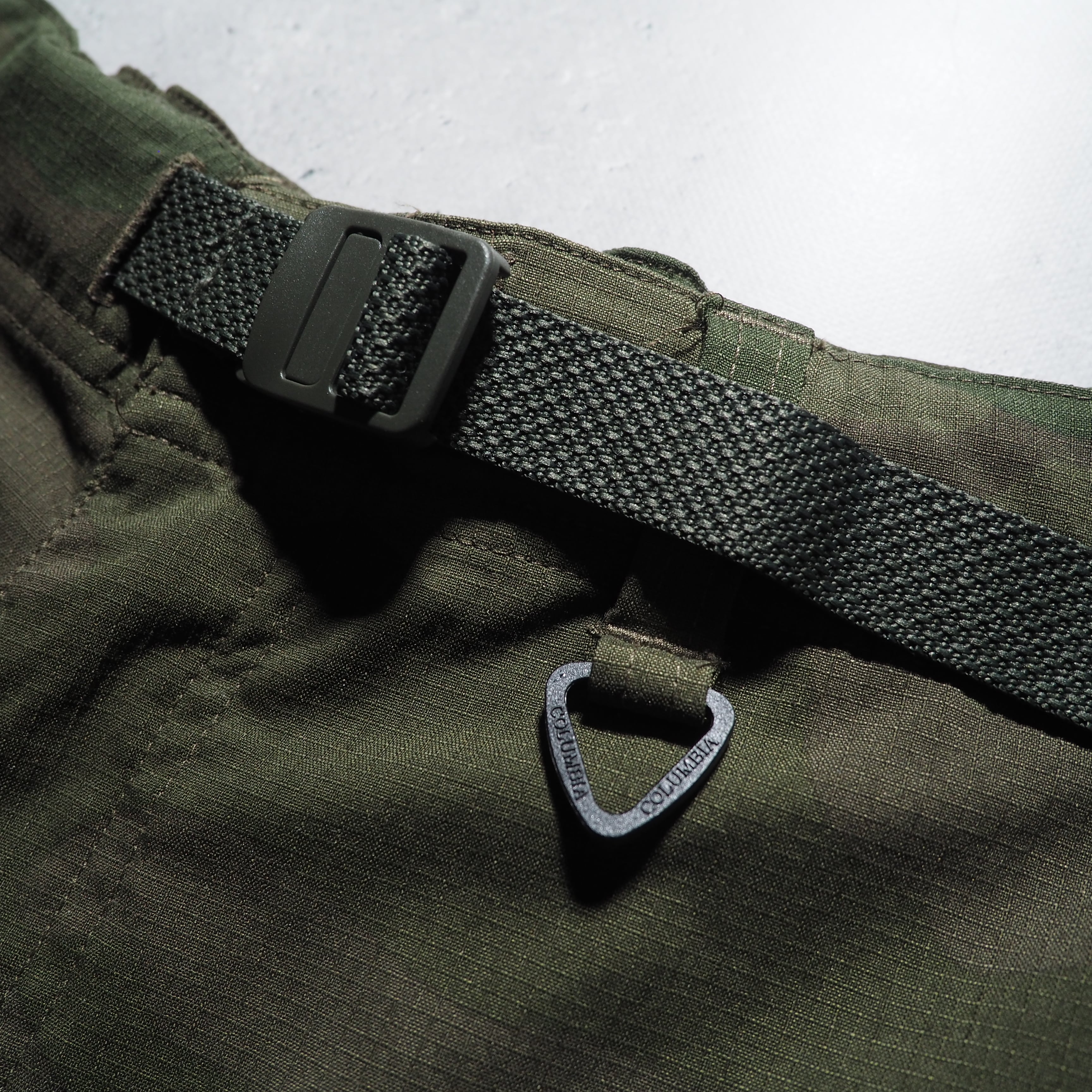 2000s ” Columbia ” Tech side Pockets × camouflage pattern short pants