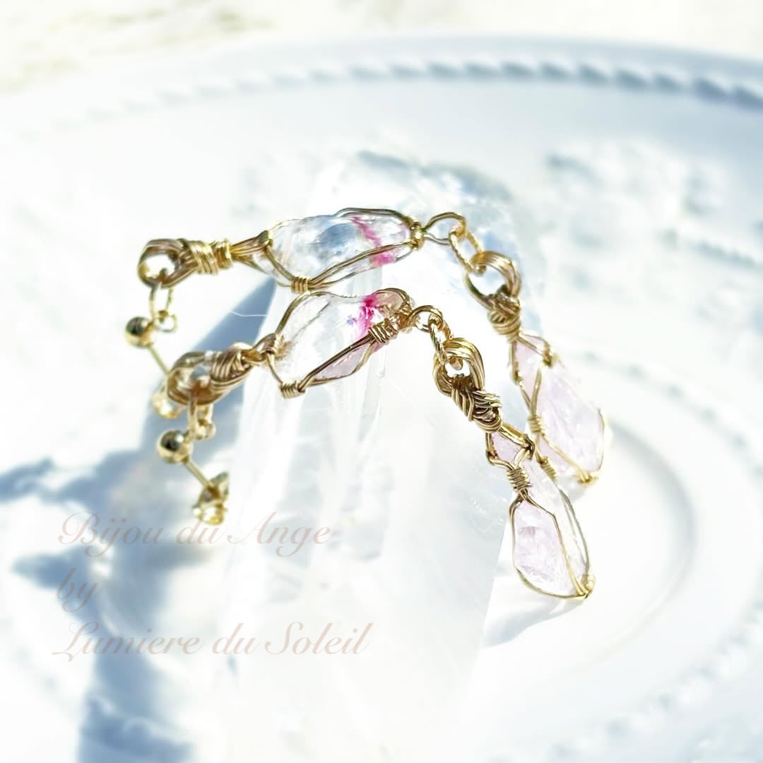 アンダラクリスタルのアシンメトリー二連ピアス 穏やかなワンネスの世界を知る〜アンダラクリスタルの