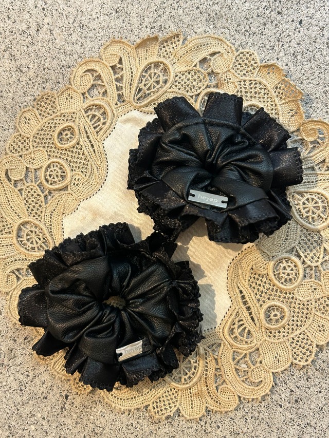 HEYEP  Mixed Scrunchie – 2 Piece Set