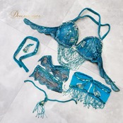 ベリーダンス オリエンタル 衣装 グリーン系 ベラ Bella ラインストーン スパンコール 緑 黒 レース 豪華 装飾 華やか ダンス衣装 アーム飾り 腕飾り チョーカー キラキラ 煌びやか セクシー ブラック系