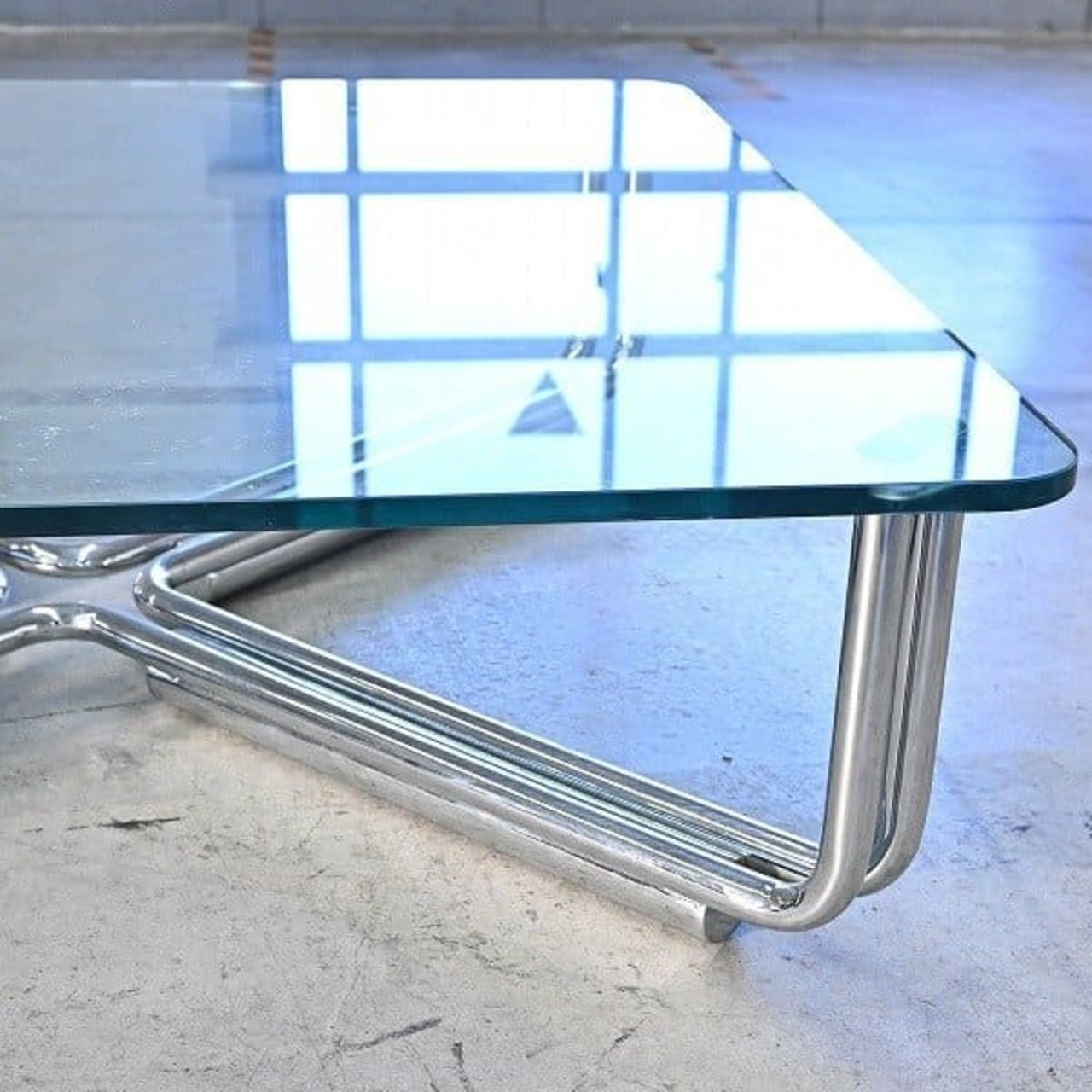 【引取限定】Cassina 41万「784」センターテーブル ガラス天板 クロームメッキ ジャンフランコ・フラッティーニ ロングセラー 机 ロー【中古家具/中古インテリア/USED家具ユーズド家具/リサイクル】