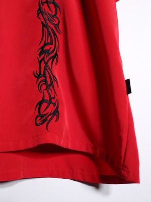"刺繍" tribal design over silhouette s/s shirt