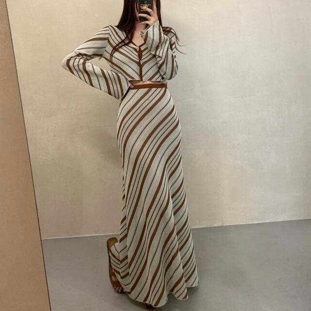 【予約販売】セットアップ レディース ストライプ柄 ニット カーディガン ロングスカート ボーダー柄 ノースリーブ 前ボタン Vネック 美ライン 背中見せ こなれ感 大人可愛い きれいめ 楽ちん エレガント おしゃれ 旅行 韓国 春 夏 トレンド フリー