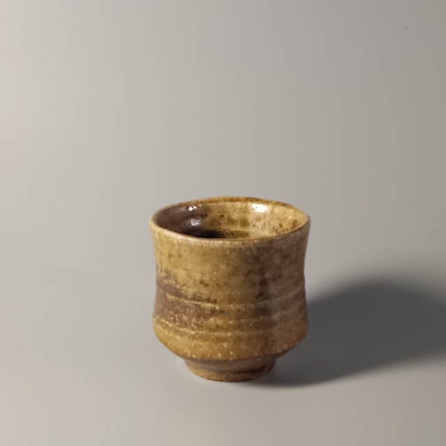 備前胡麻酒呑　Bizen sake cup