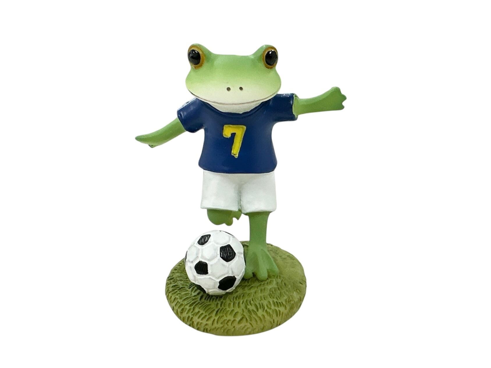 ｺﾎﾟｰ ｼｭｰﾄするｻｯｶｰ選手のｶｴﾙ | SKYZOO
