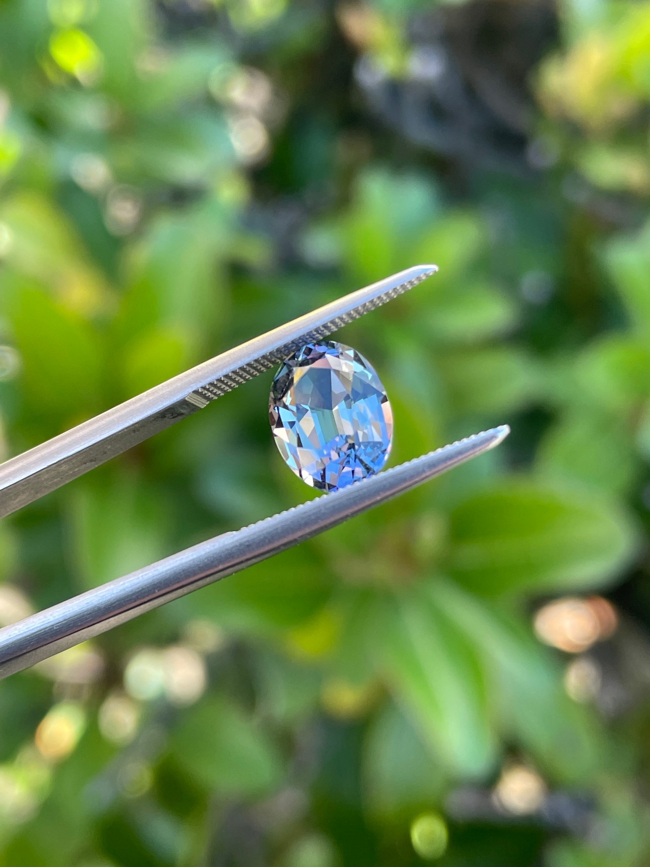 非加熱ゾイサイト オーバル 9.3x7x4.9mm, 2.21ct タンザニア産