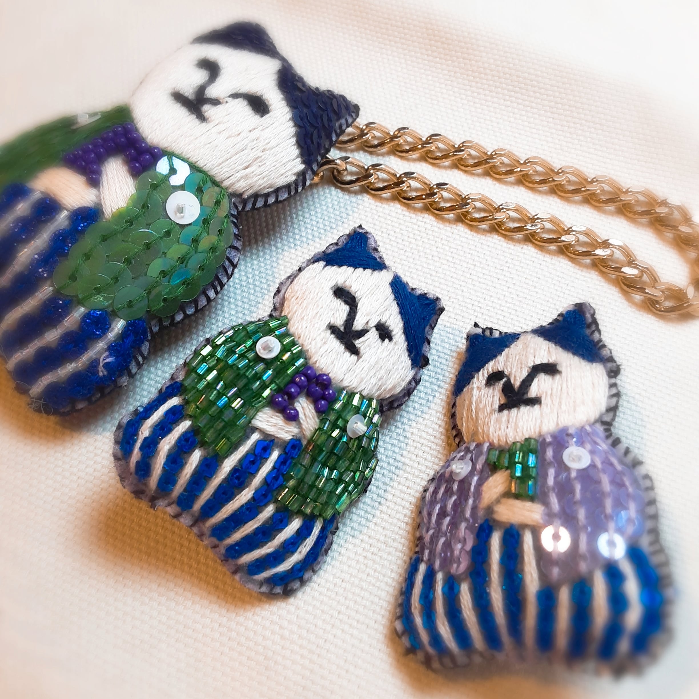 tamao 刺繍　猫 ミニブローチ