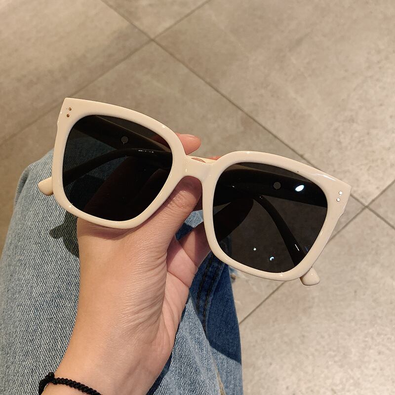 スタンダードベージュ レトロ ストリート スクウェア ブラック・アイド・ピーズ36823724388