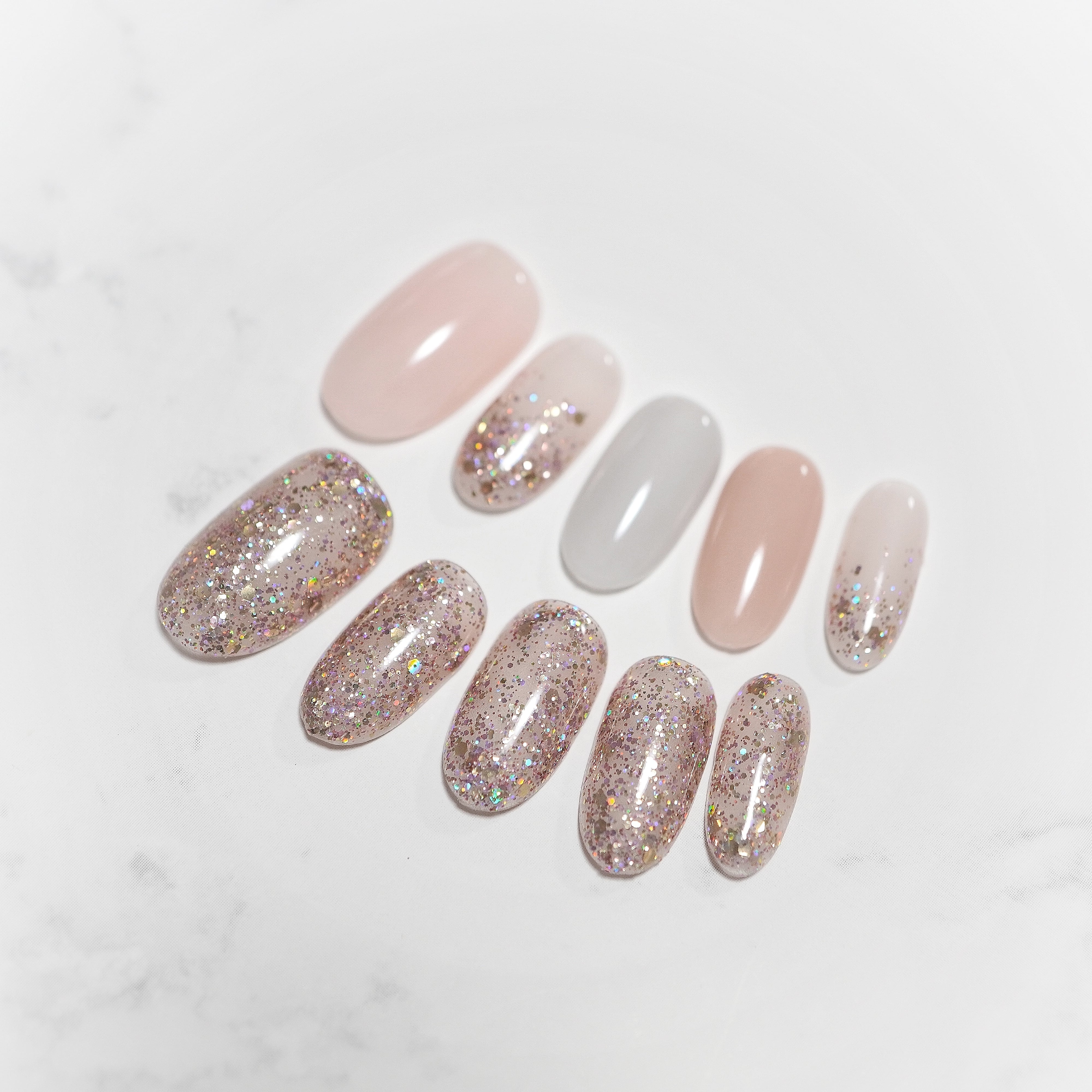 #588 ミディアム オーバル/XY157 繰り返し使えるネイルチップ