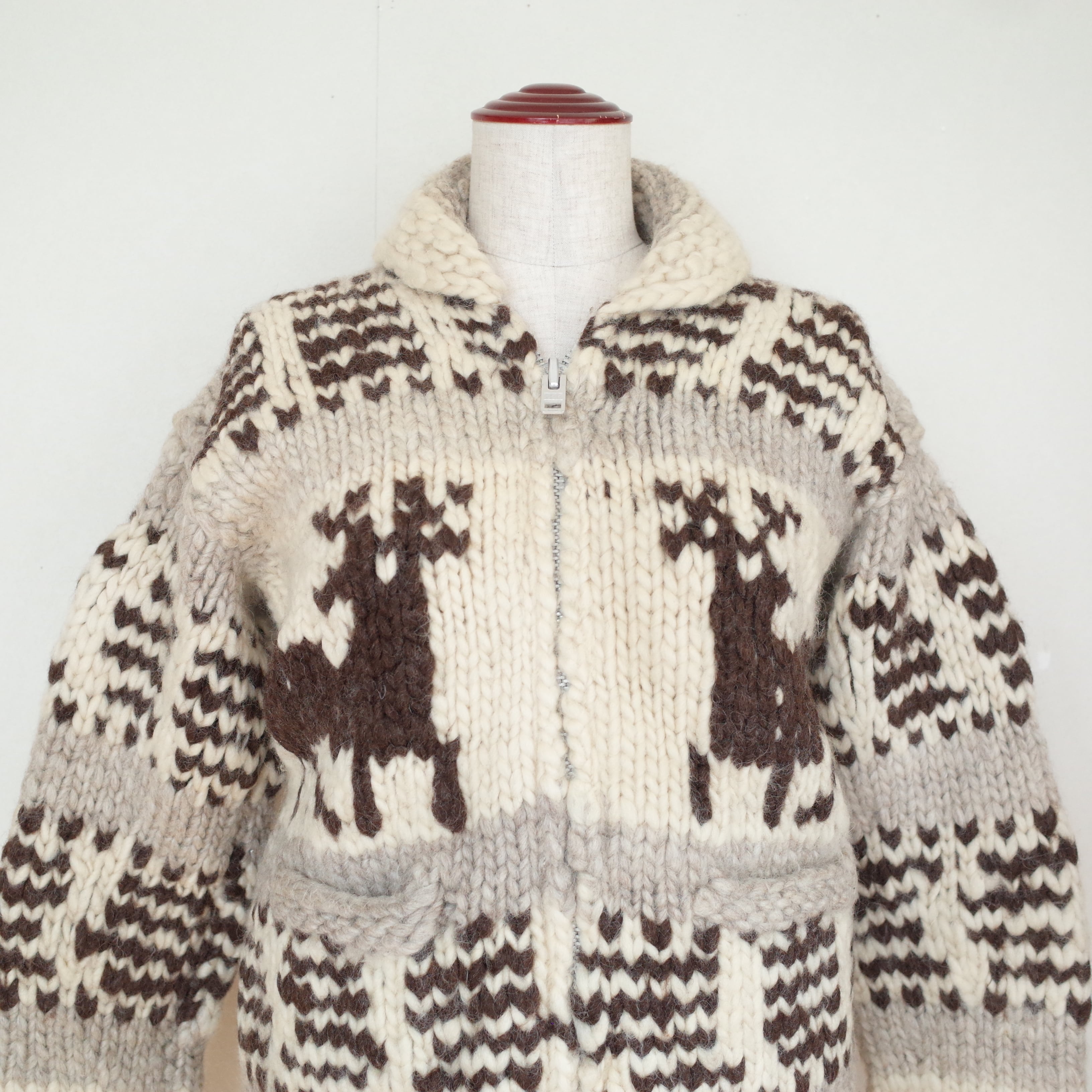 Cowichan sweater "reindeer"