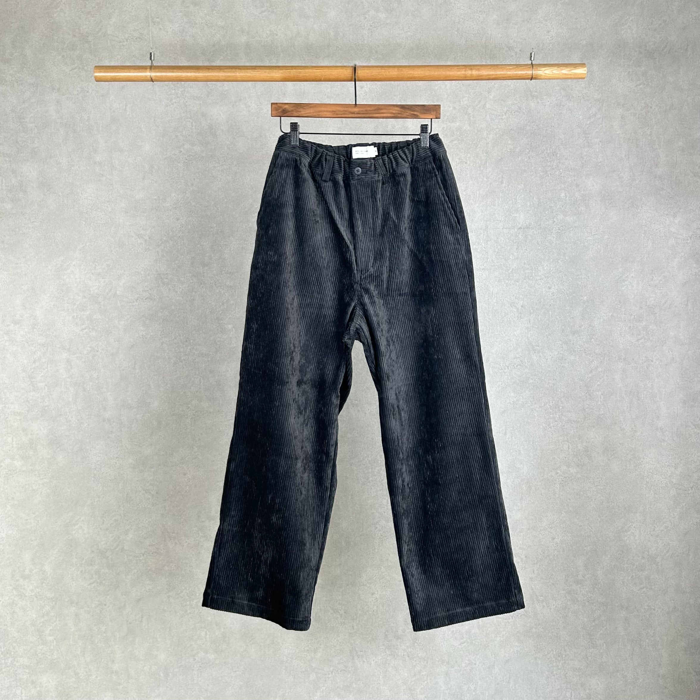 STILL BY HAND | comoda.com