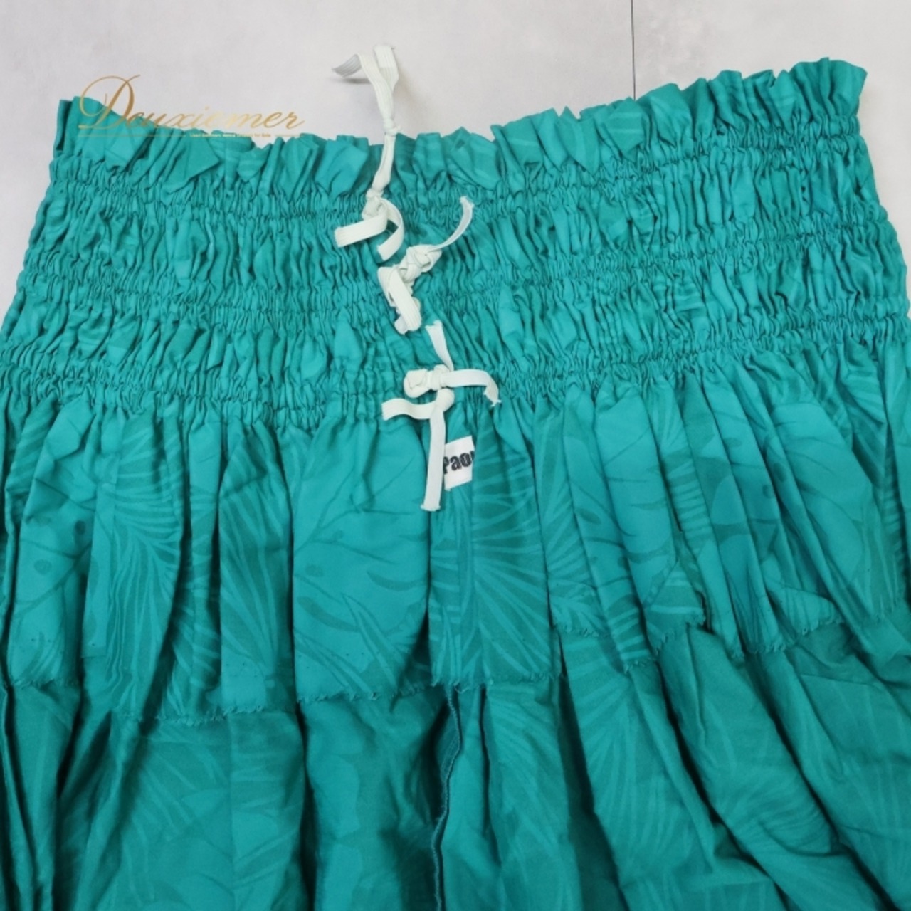 フラダンス 衣装 パウスカート パンドール グリーン系 Paondor ワンカラー シングル シンプル モンステラ柄 ヤシ柄 かわいい 華やか 鮮やか 明るい ハワイアン アロハ ハワイアンプリント フラ ダンス レッスン 練習